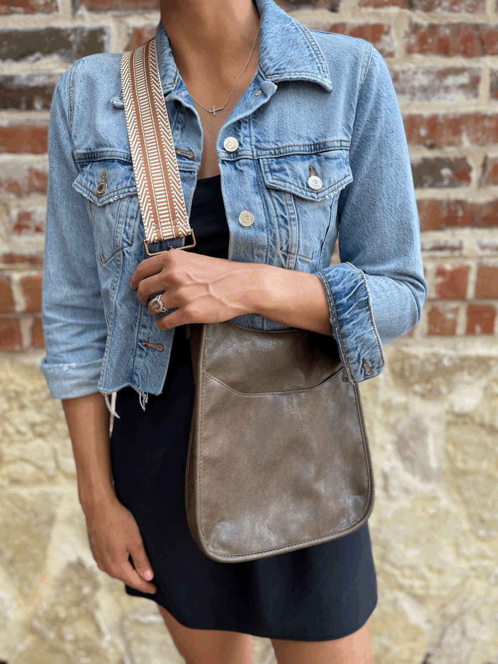 The Amy Everyday Crossbody Bag in Chocolate